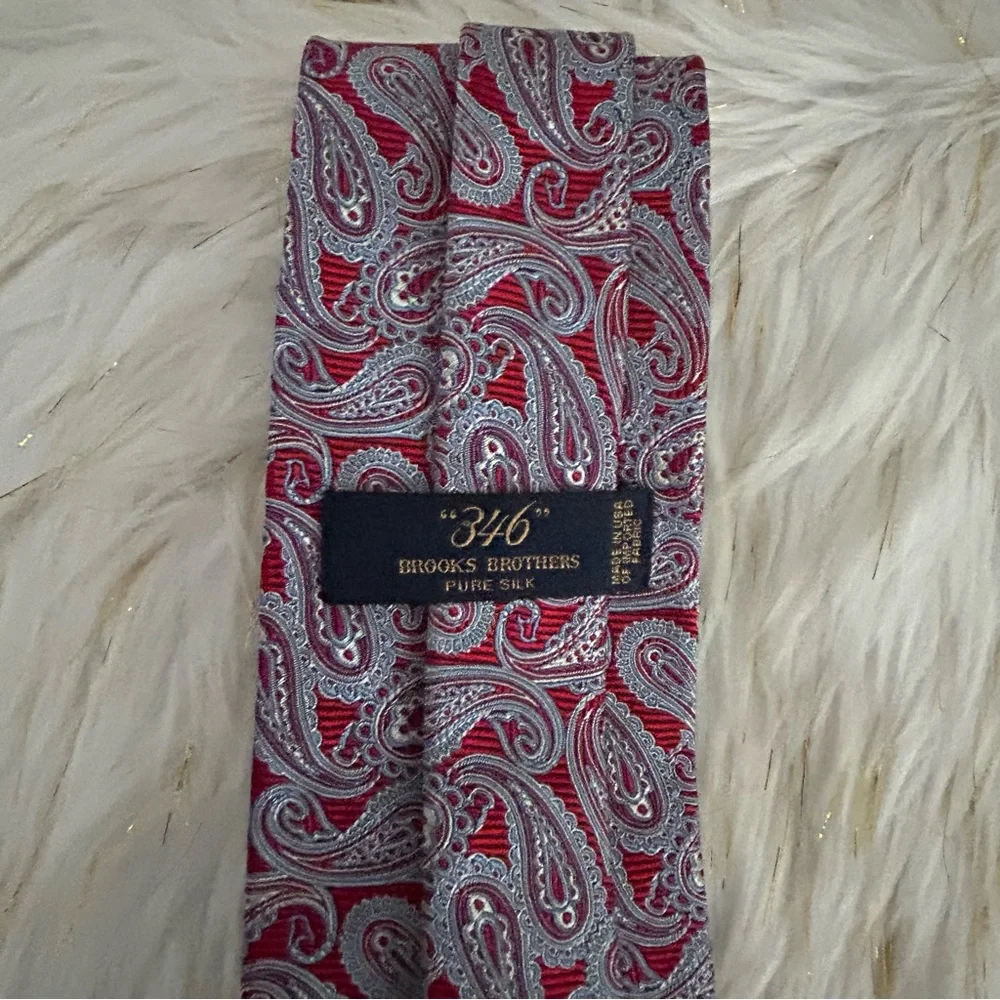 Brooks Brothers Paisley Red and Blue Men's Tie